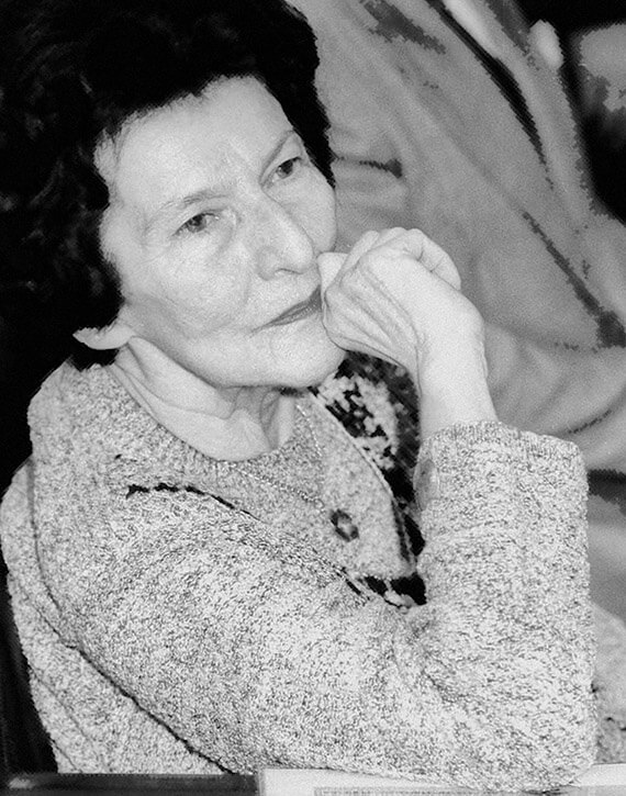 Zoe Dumitrescu-Bușulenga profesoară.